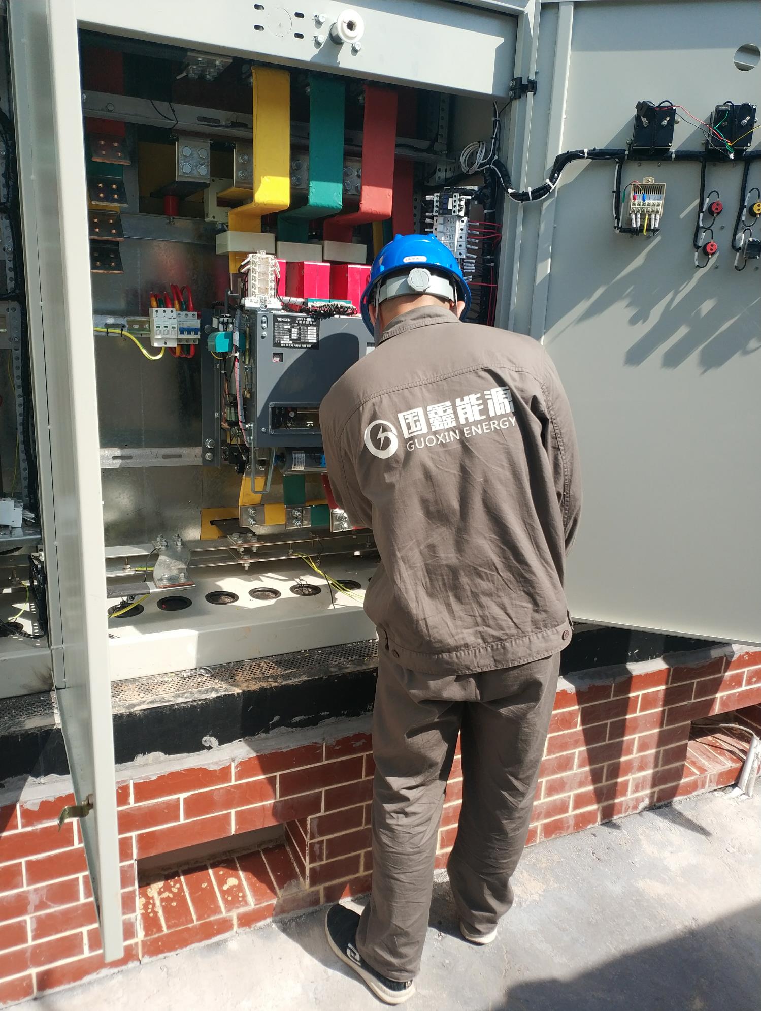 湖南银和瓷业有限公司送电作业现场---采集器调试（2）