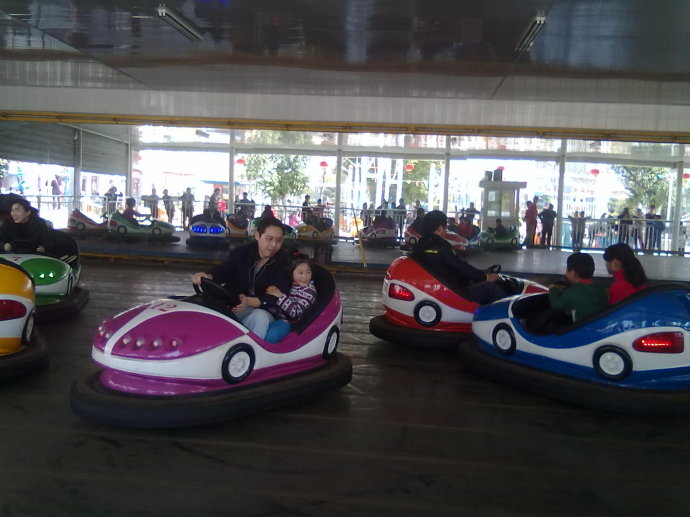 碰碰车厂家案例—广西贺州八步区贺街镇新兴寨