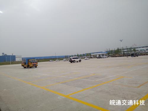 獵豹汽車(chē)停車(chē)場(chǎng)劃線施工