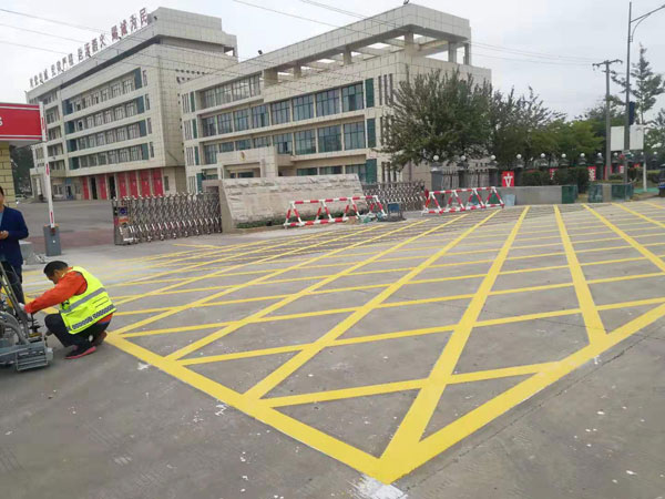 鳳陽縣消防大隊(duì)禁停網(wǎng)格標(biāo)線施工