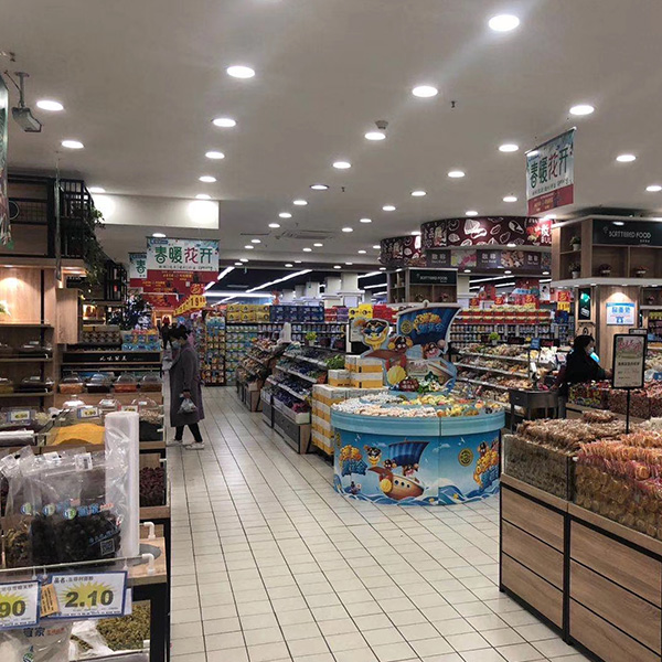 商超殺蟲滅鼠現(xiàn)場(chǎng)