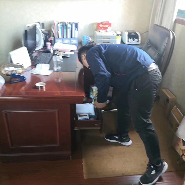 殺蟲(chóng)除蟲(chóng)現(xiàn)場(chǎng)