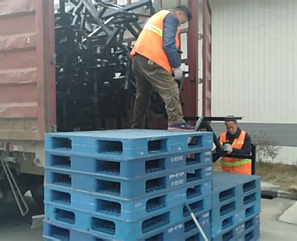 叶总统一餐桌架