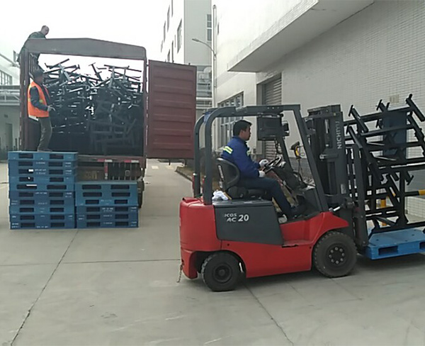 叶总统一餐桌架