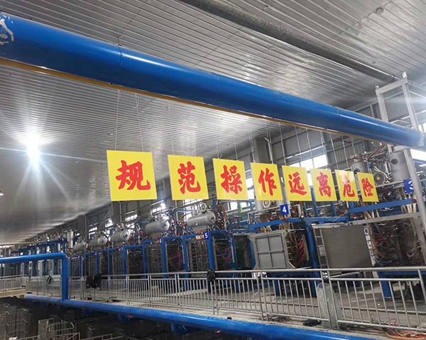 泡沫箱制造車間機(jī)器設(shè)備