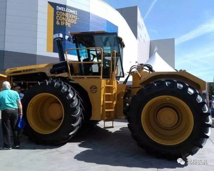 美国Game公司推出630马力的折腰转向拖拉机96ATX 