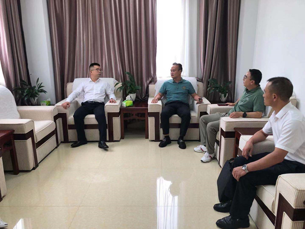 董事长陈辉受贵州省正安县县委书记吴起书记邀请拟建侏罗世界项目