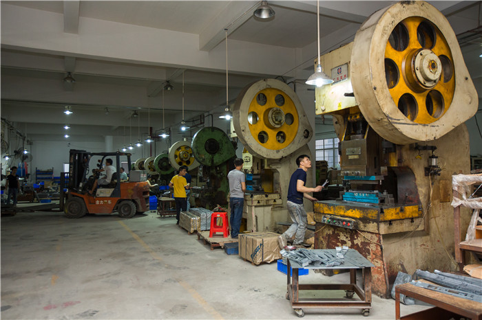 解密下一代新能源汽车电子电气架构设计