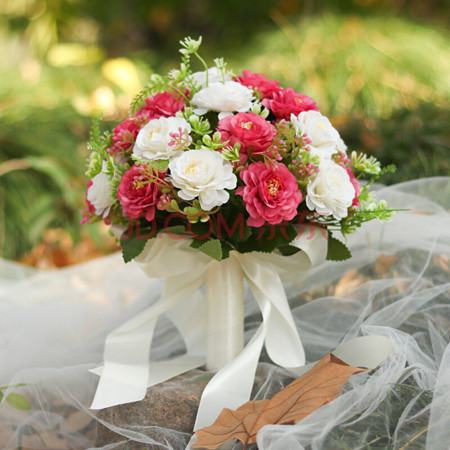 恭喜！如何选择最佳祝福鲜花送给新婚夫妇？