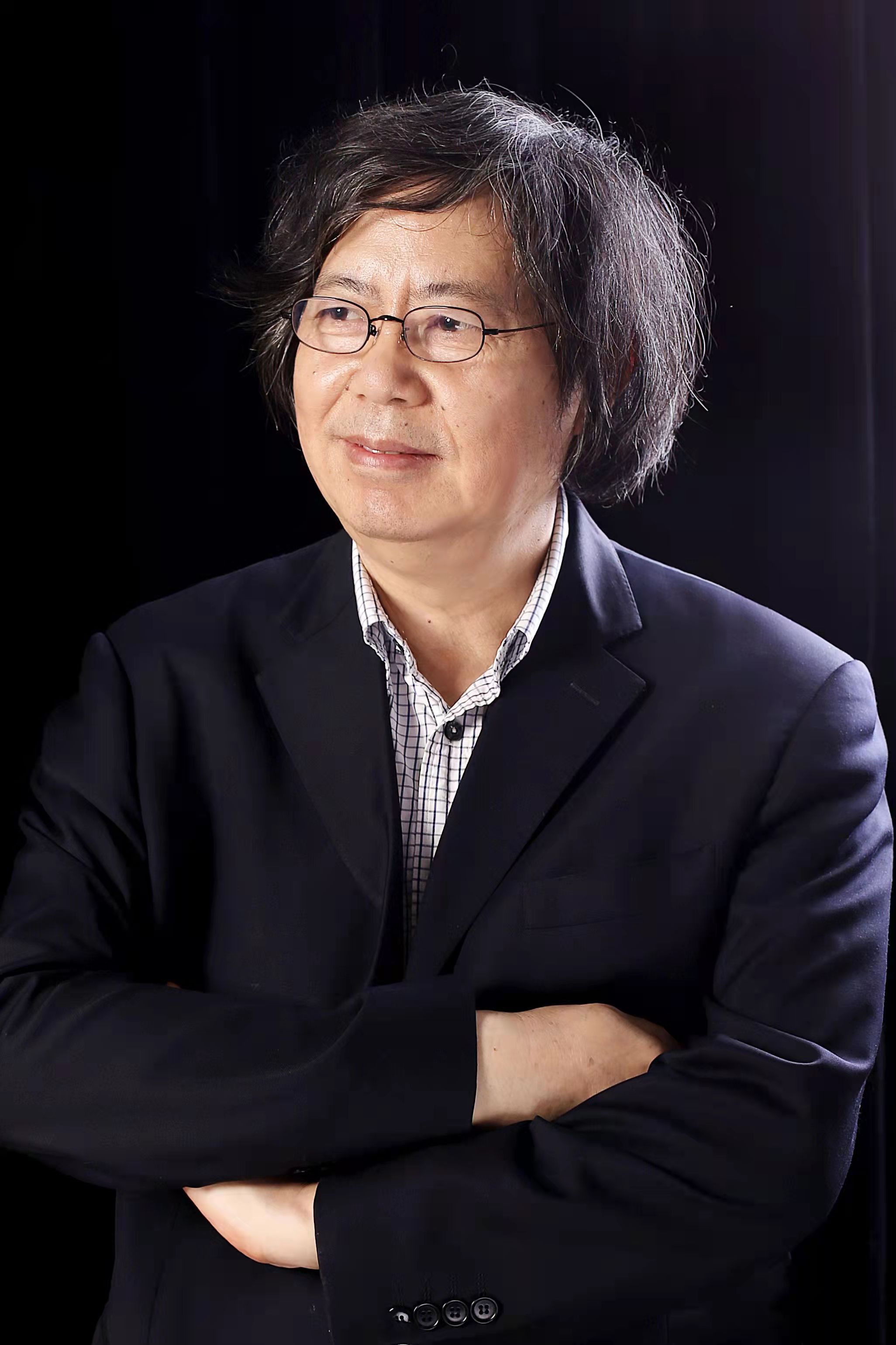 作家周国忠长篇纪实散文震撼文坛