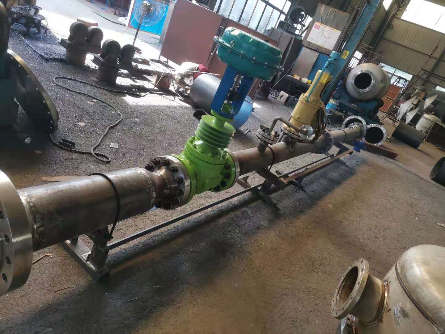 蒸汽减温减压器实物