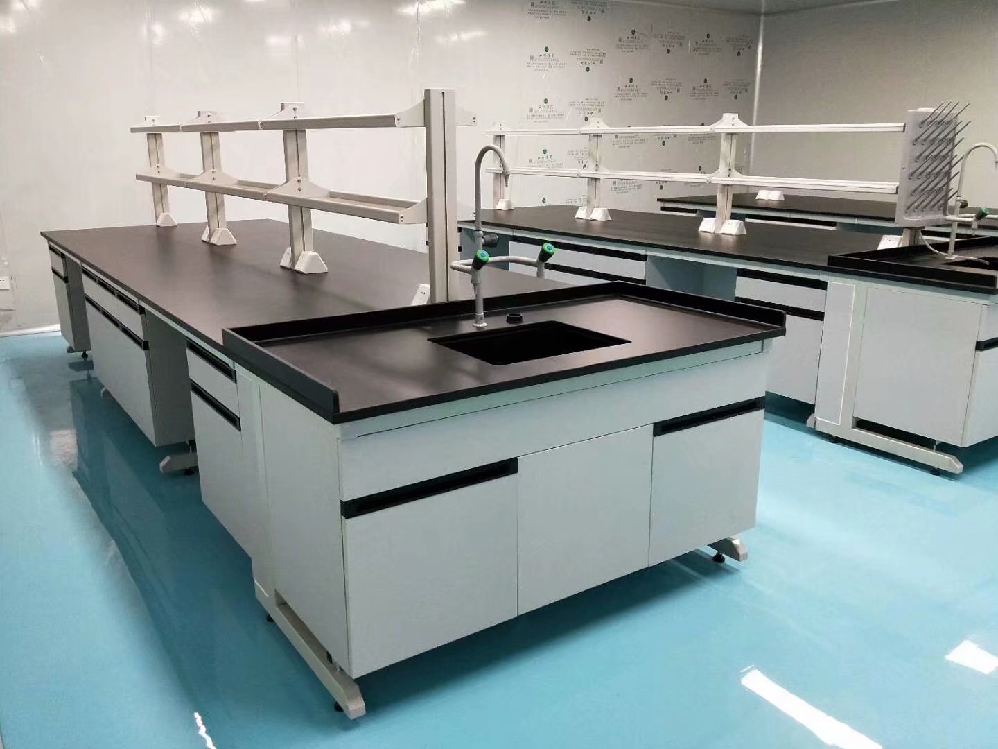 钢木灰白色中央台