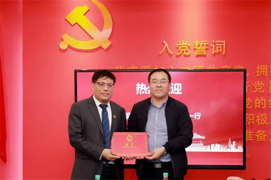 下載 (4).jpg